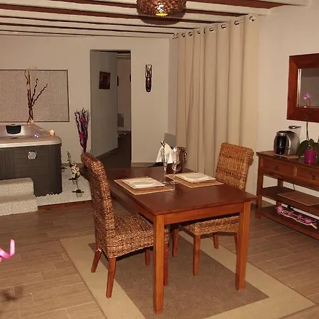 La Paillote Exotique 4* Beaucaire (Gard)
