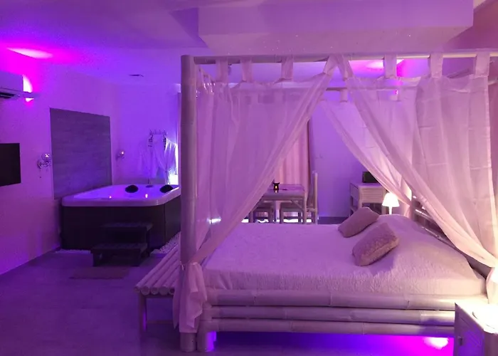 La Paillote Exotique 4* Beaucaire (Gard)