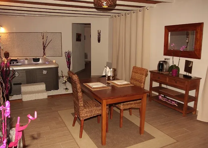 La Paillote Exotique 4* Beaucaire (Gard)